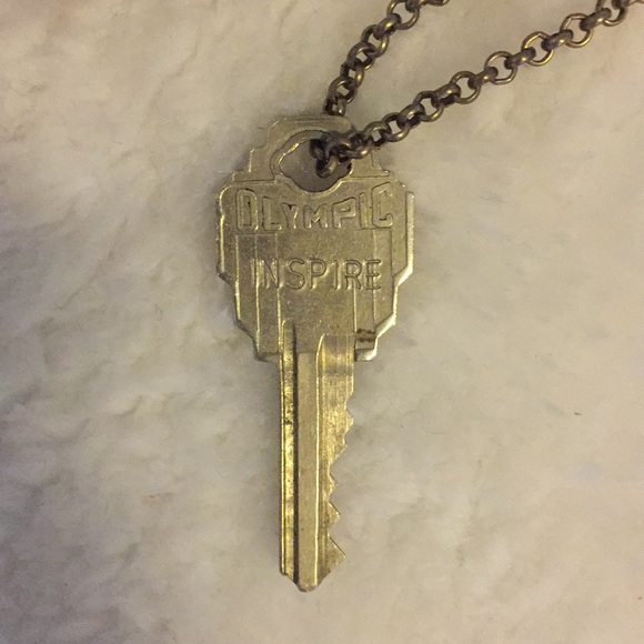The Giving Keys INSPIRE necklace - Picture 2 of 3